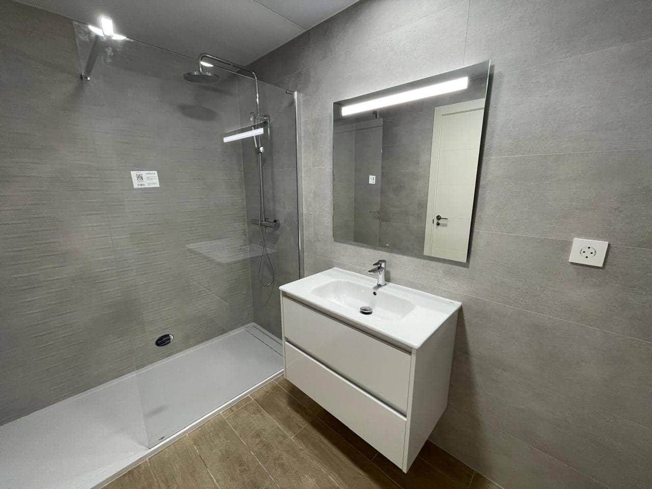 3 bedroom Flat for rent in Rocafort with pool garage - € 2,500 (Ref: 9985831)