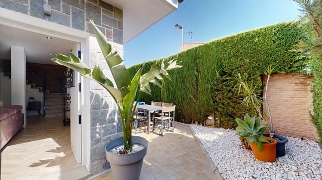 3 slaapkamer Villa te koop in San Pedro del Pinatar met garage - € 374.000 (Ref: 10034041)