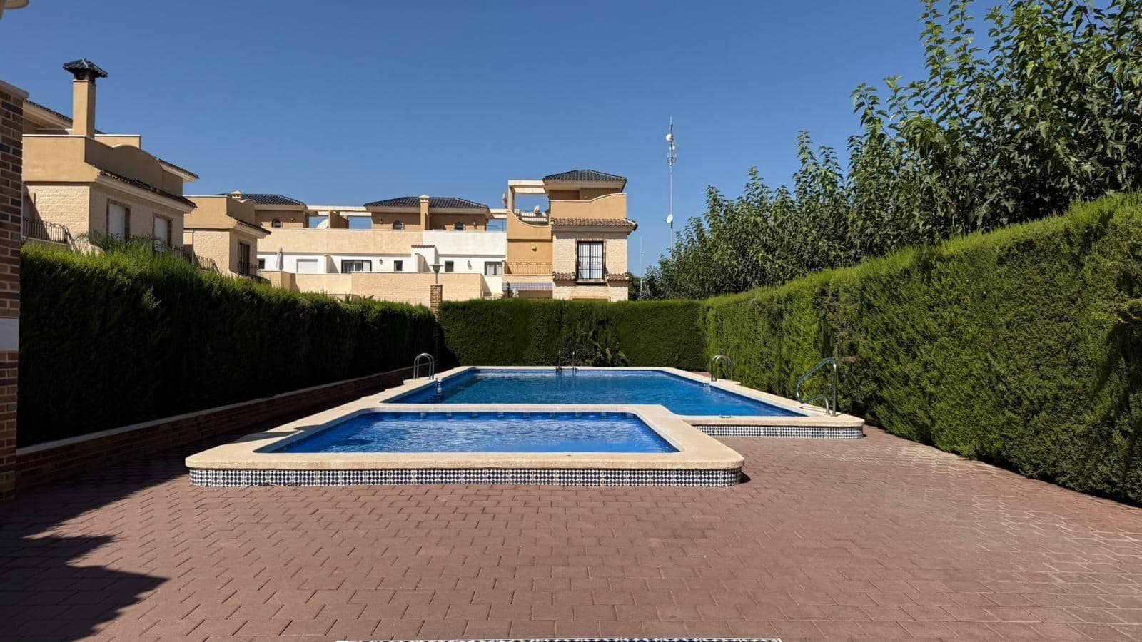3 sovrum Radhus till salu i Torre de la Horadada med pool - 329 900 € (Ref: 10047394)