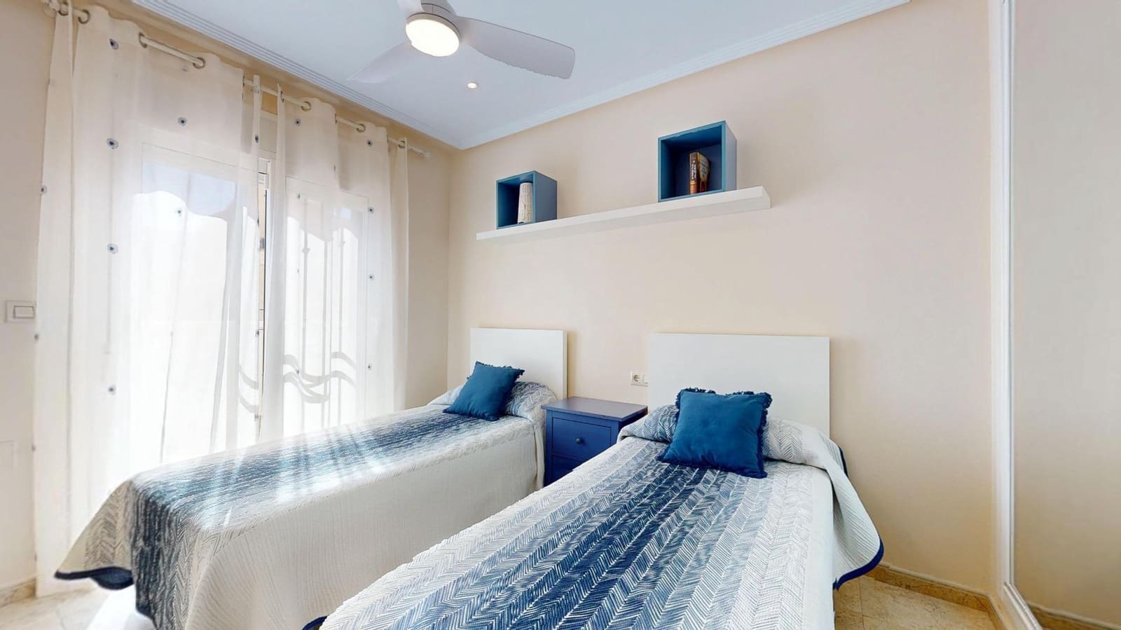 3 sovrum Radhus till salu i Torre de la Horadada med pool - 329 900 € (Ref: 10047394)