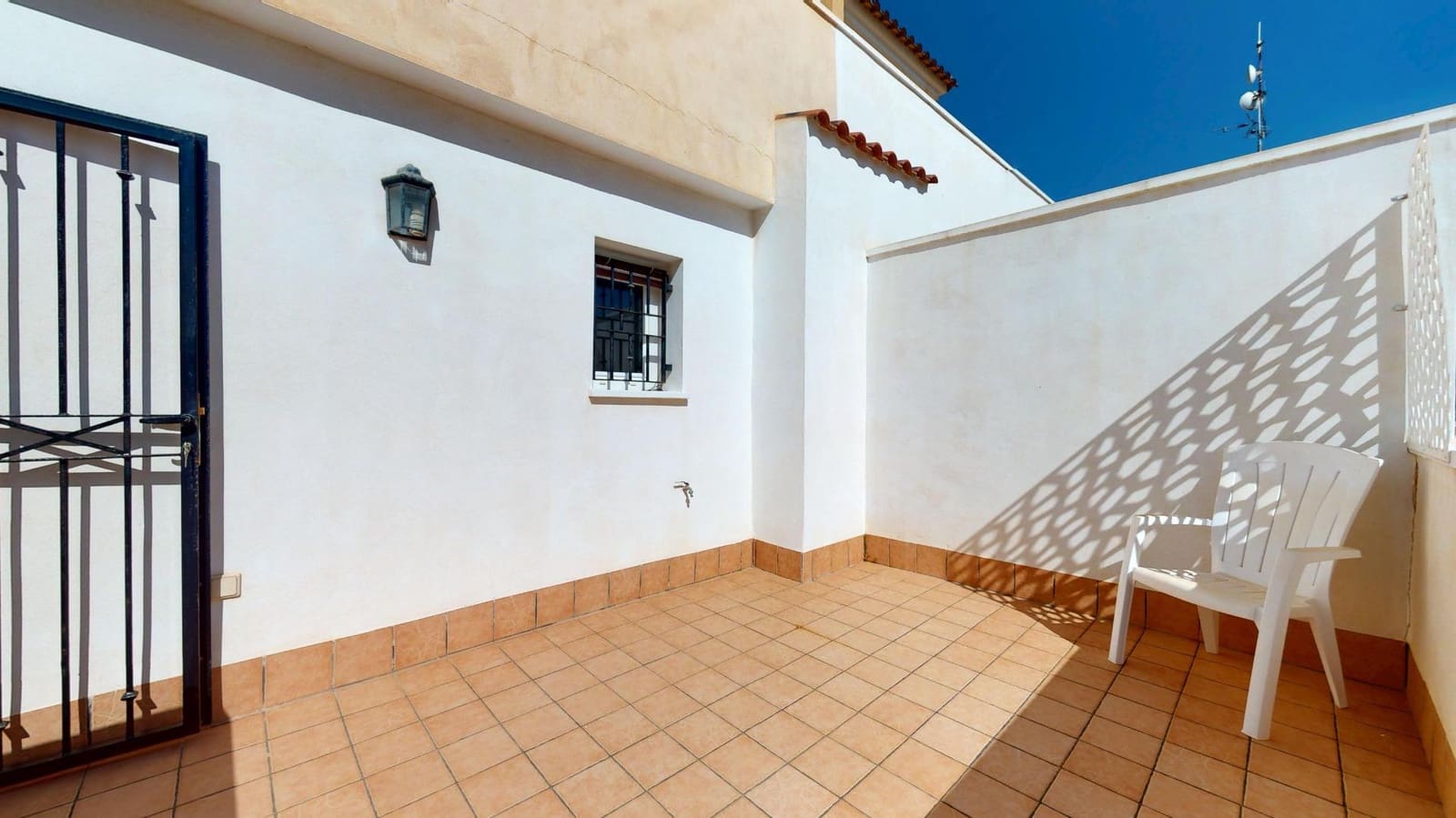 3 sovrum Radhus till salu i Torre de la Horadada med pool - 329 900 € (Ref: 10047394)