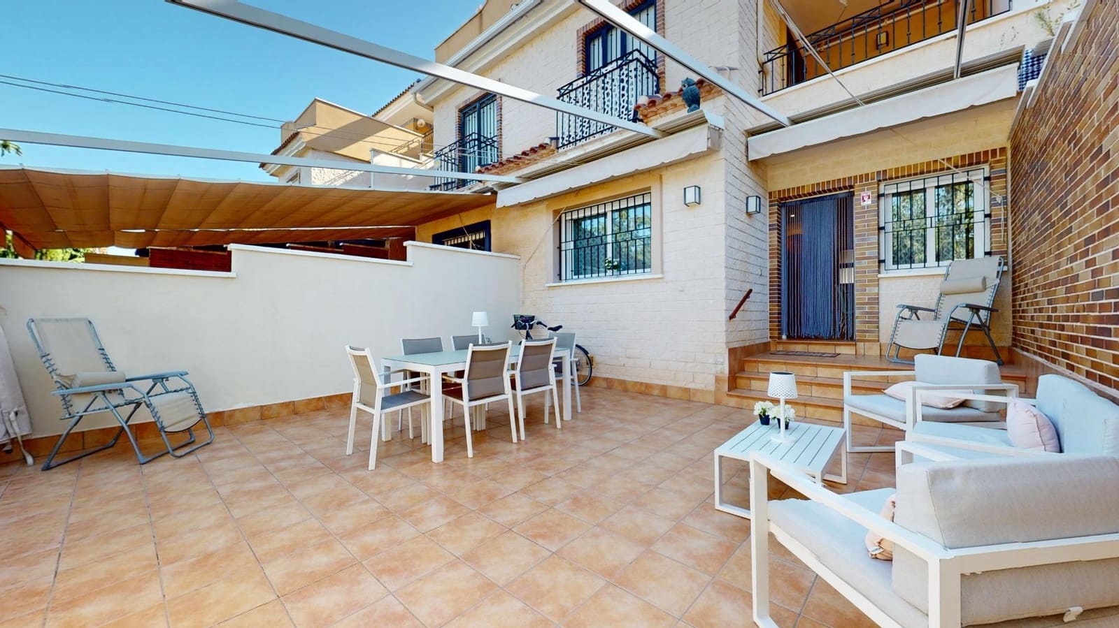 3 sovrum Radhus till salu i Torre de la Horadada med pool - 329 900 € (Ref: 10047394)