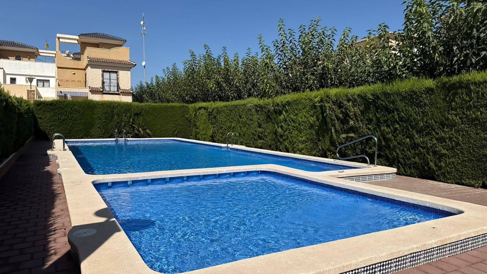 3 sovrum Radhus till salu i Torre de la Horadada med pool - 329 900 € (Ref: 10047394)