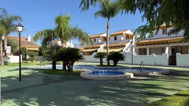 4 sovrum Semi-fristående Villa till salu i Torre de la Horadada, Pilar de la Horadada med pool - 355 000 € (Ref: 10049367)