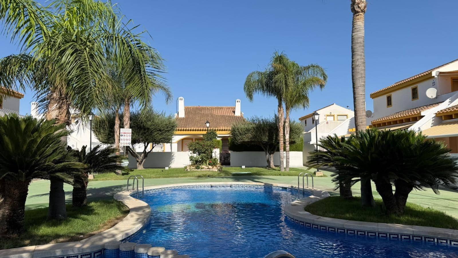 4 camera da letto Villetta Bifamiliare in vendita in Torre de la Horadada con piscina - 355.000 € (Rif: 10049367)