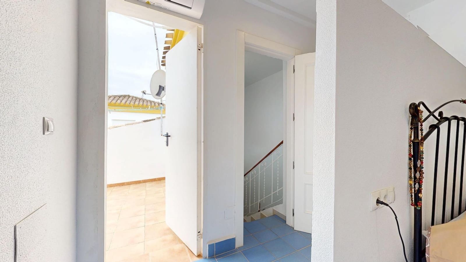 5 bedroom Villa for sale in Torre de la Horadada with pool garage - € 630,000 (Ref: 10129572)