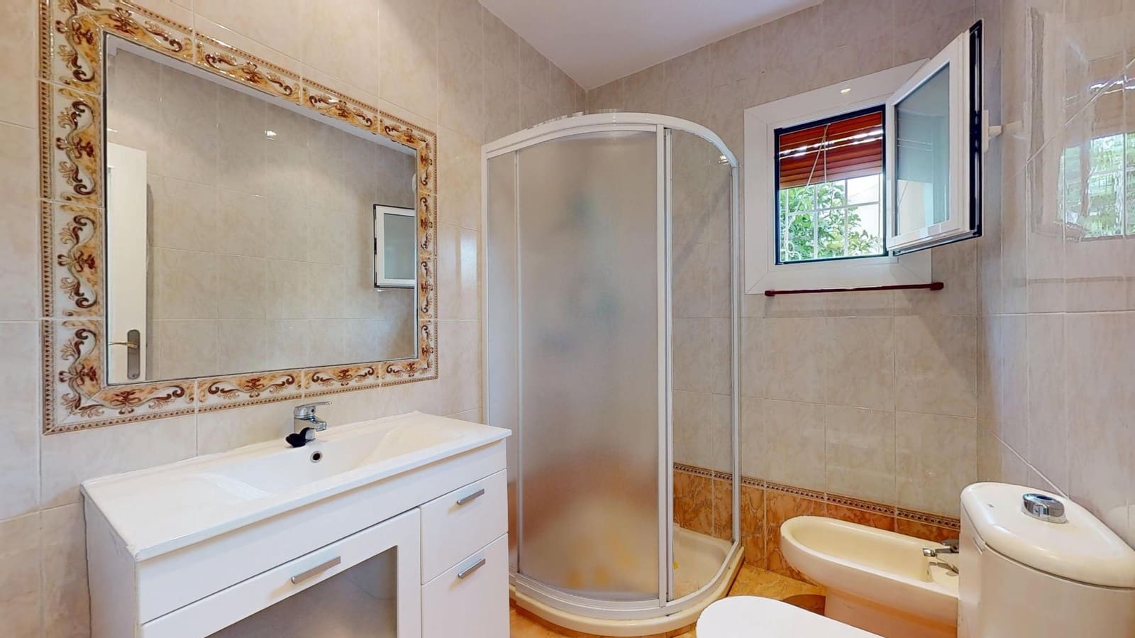 5 bedroom Villa for sale in Torre de la Horadada with pool garage - € 630,000 (Ref: 10129572)
