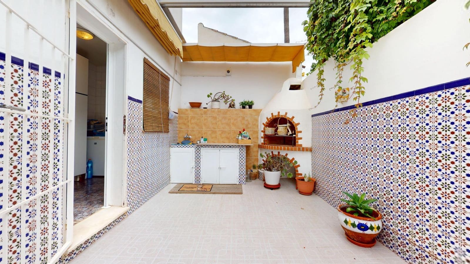 5 bedroom Villa for sale in Torre de la Horadada with pool garage - € 630,000 (Ref: 10129572)