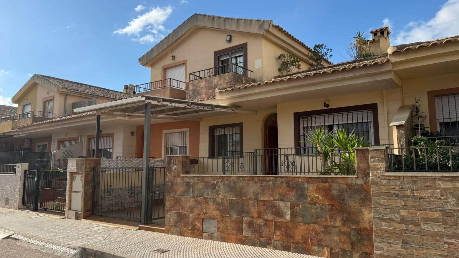 4 bedroom Villa for sale in San Javier with garage - € 245,000 (Ref: 10161557)
