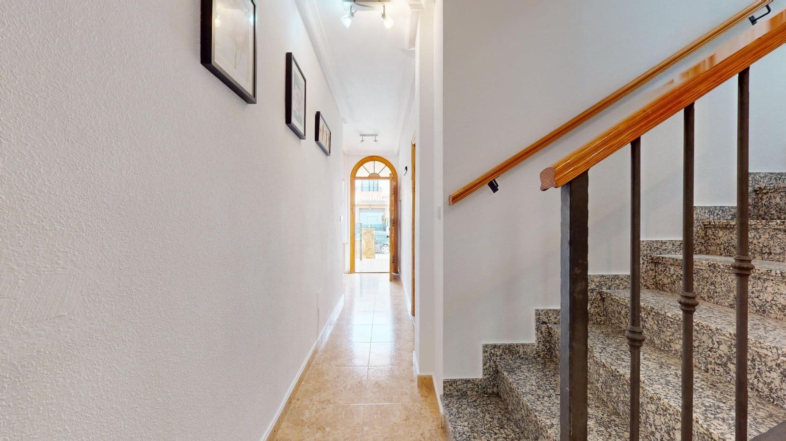 4 bedroom Villa for sale in San Javier with garage - € 245,000 (Ref: 10161557)