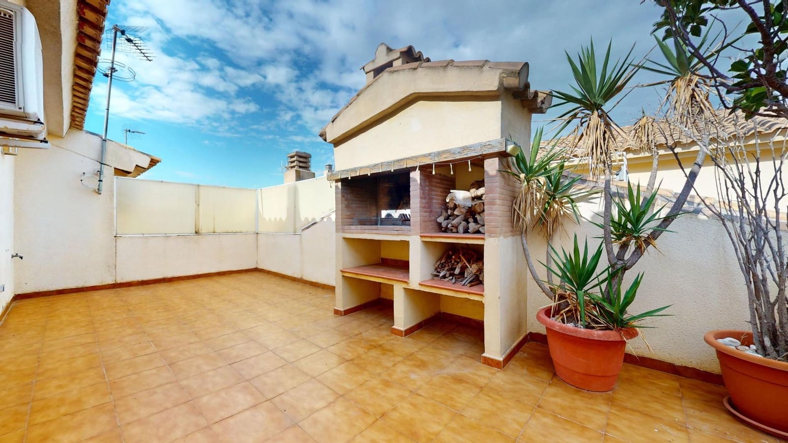4 bedroom Villa for sale in San Javier with garage - € 245,000 (Ref: 10161557)