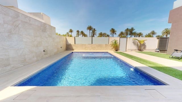 Chalet de 4 habitaciones en San Pedro del Pinatar en venta con piscina - 630.000 € (Ref: 7671061)