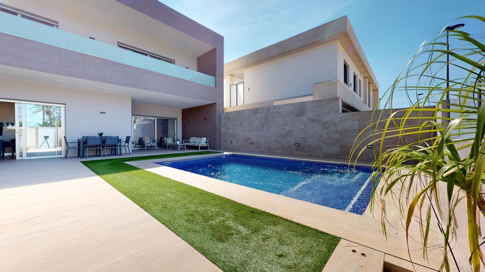 4 Zimmer Villa zu verkaufen in San Pedro del Pinatar mit Pool - 630.000 € (Ref: 7671061)