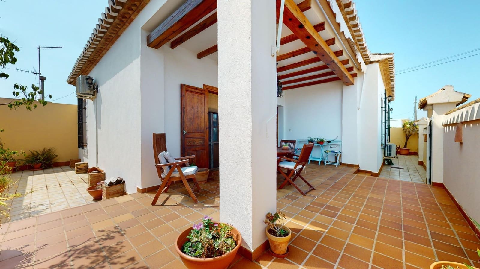 4 bedroom Villa for sale in Pilar de la Horadada with garage - € 242,000 (Ref: 7701766)