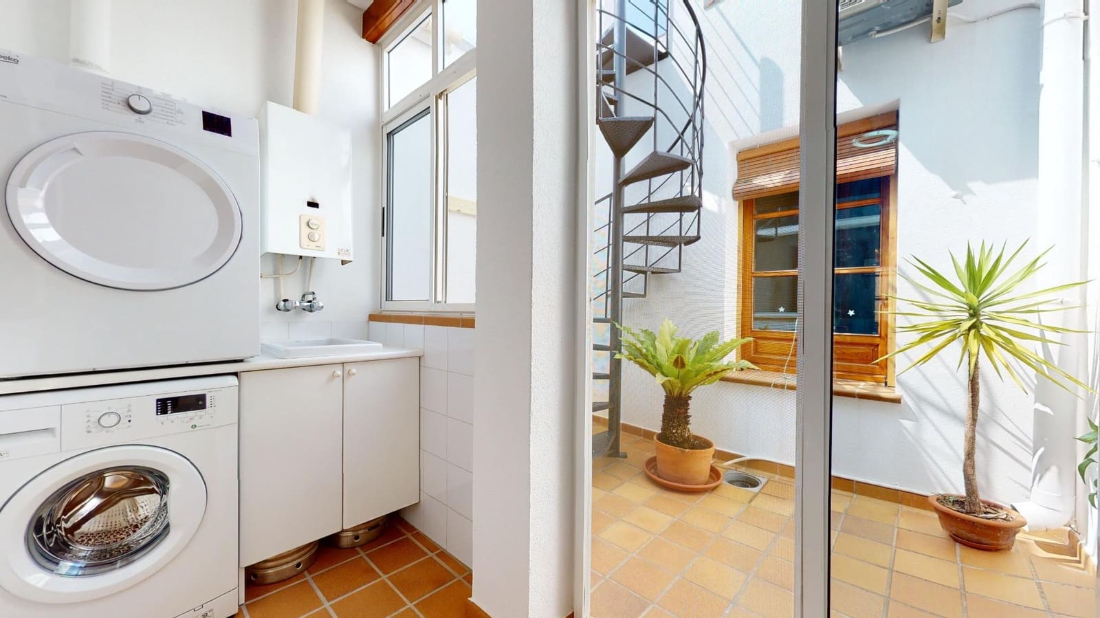 4 bedroom Villa for sale in Pilar de la Horadada with garage - € 242,000 (Ref: 7701766)