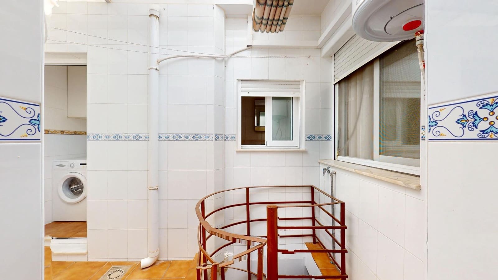 5 bedroom Terraced Villa for sale in San Pedro del Pinatar with garage - € 179,000 (Ref: 8988528)