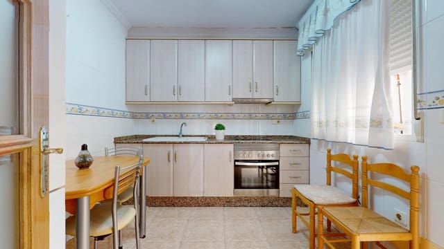 5 soveværelse Rækkehus til salg i San Pedro del Pinatar med garage - € 179.000 (Ref: 8988528)