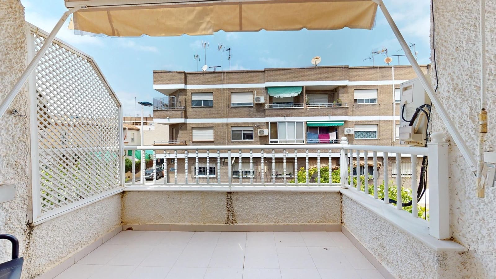 5 bedroom Terraced Villa for sale in San Pedro del Pinatar with garage - € 179,000 (Ref: 8988528)