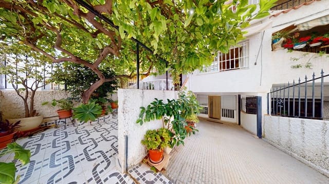 5 slaapkamer Rijtjeshuis te koop in San Pedro del Pinatar met garage - € 179.000 (Ref: 8988528)