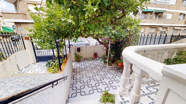 5 soveværelse Rækkehus til salg i San Pedro del Pinatar med garage - € 179.000 (Ref: 8988528)