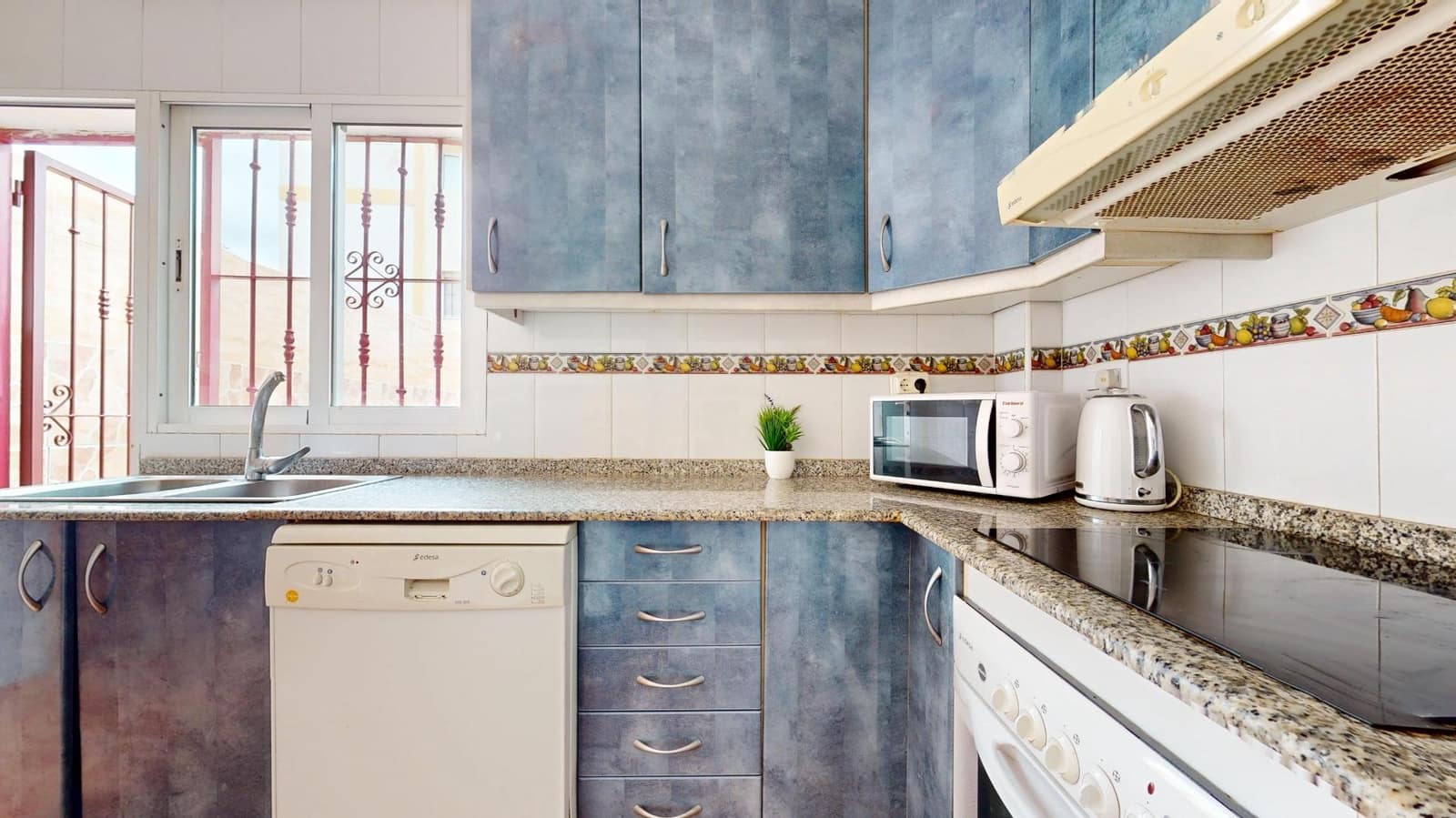 3 soverom Rekkehus til salgs i Torre de la Horadada med svømmebasseng - € 229 900 (Ref: 8993761)