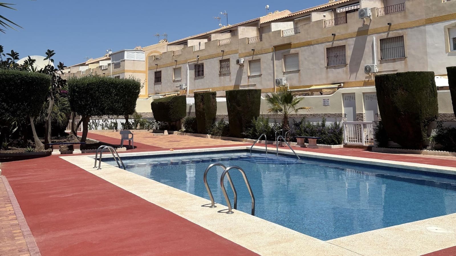 3 chambre Villa/Maison Mitoyenne à vendre à Torre de la Horadada avec piscine - 229 900 € (Ref: 8993761)