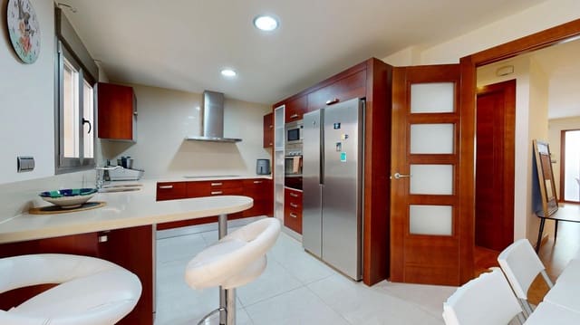 3 slaapkamer Rijtjeshuis te koop in Pilar de la Horadada met zwembad garage - € 314.900 (Ref: 9057579)