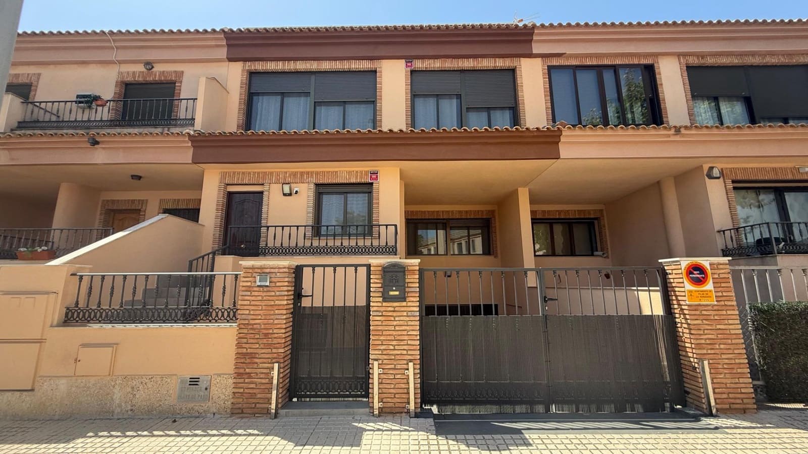 3 slaapkamer Rijtjeshuis te koop in Pilar de la Horadada - € 319.900 (Ref: 9129743)