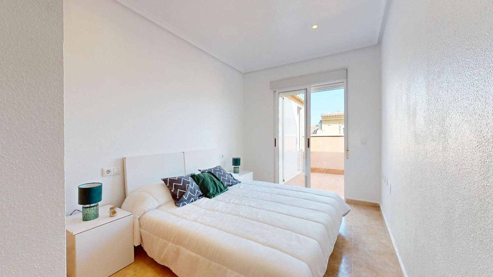 Ático de 2 habitaciones en Pilar de la Horadada en venta con garaje - 132.900 € (Ref: 9142883)