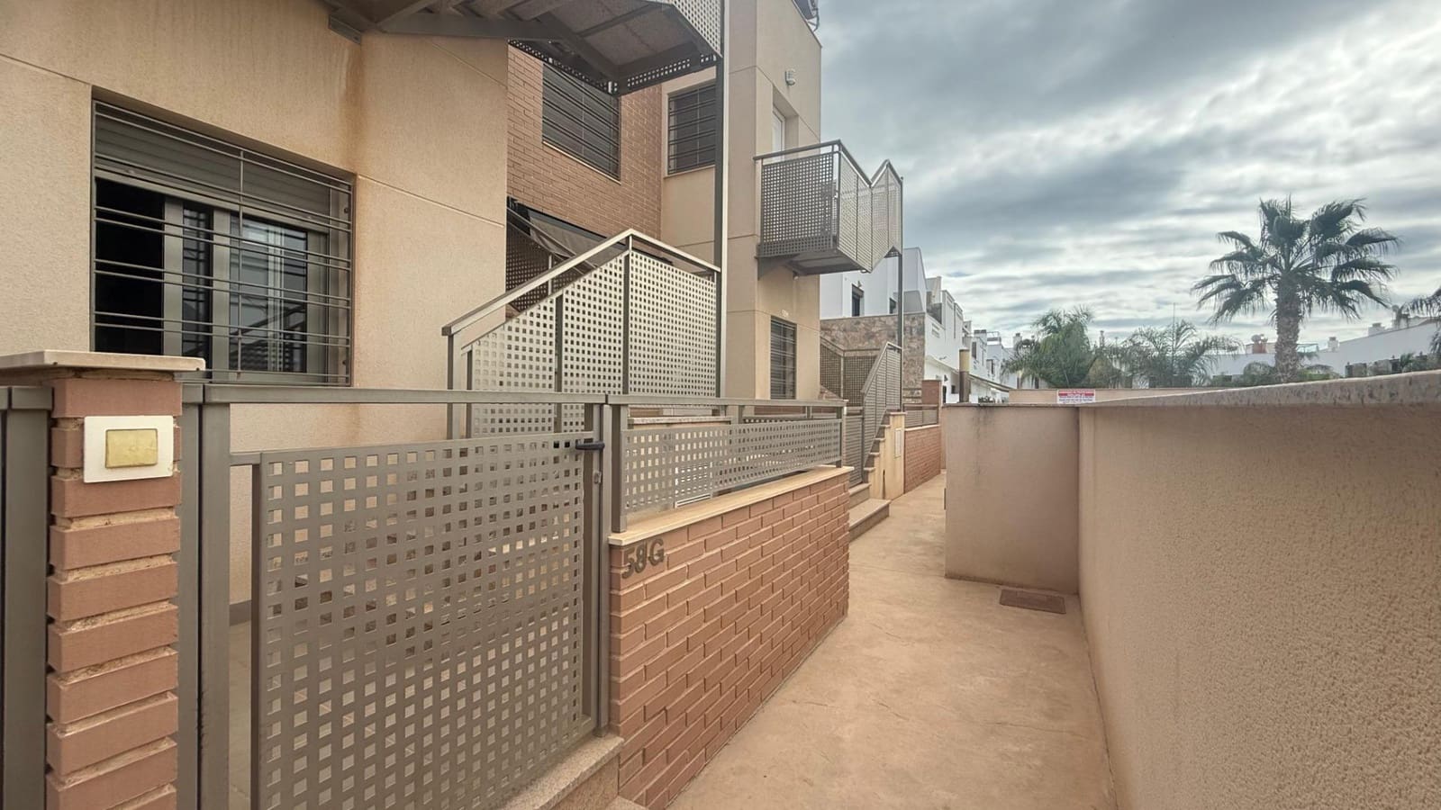 Ático de 2 habitaciones en Torre de la Horadada en venta con piscina - 279.000 € (Ref: 9272619)