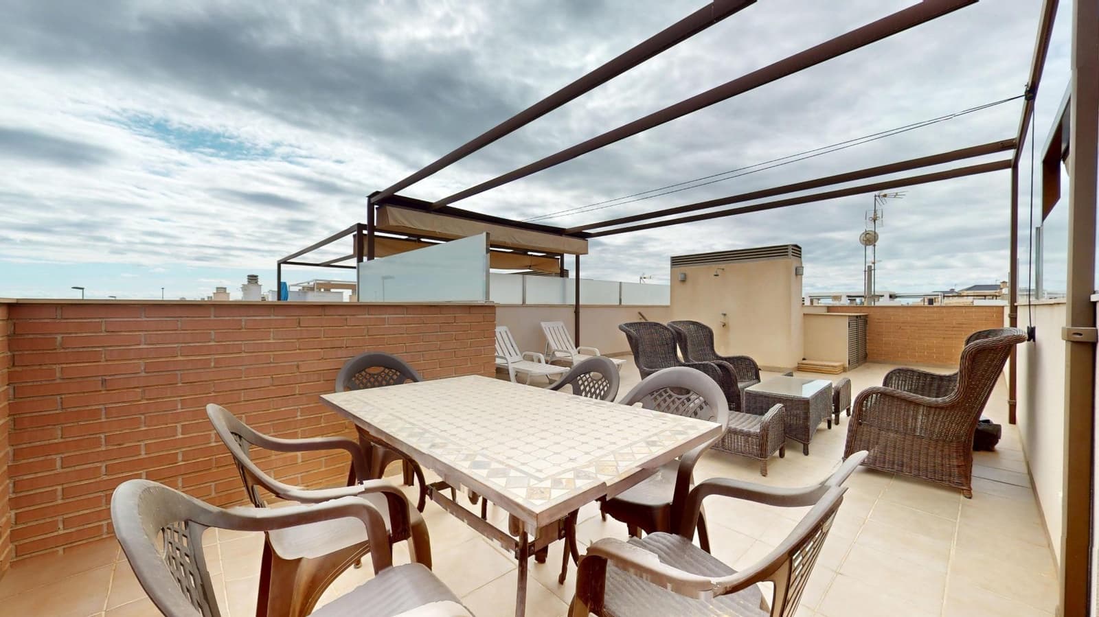 Ático de 2 habitaciones en Torre de la Horadada en venta con piscina - 279.000 € (Ref: 9272619)