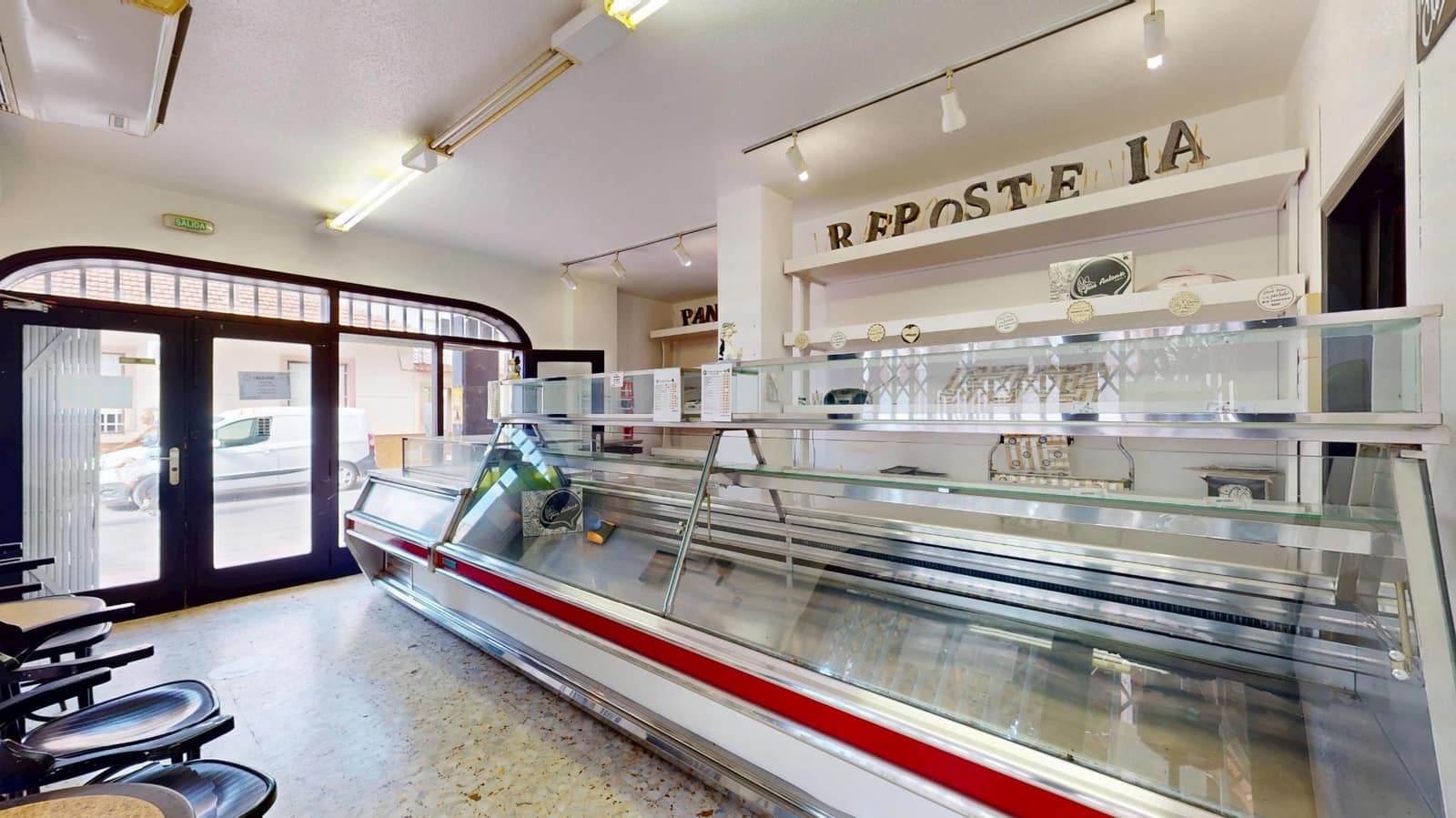 Commercial for sale in Lo Pagan - € 68,900 (Ref: 9276355)