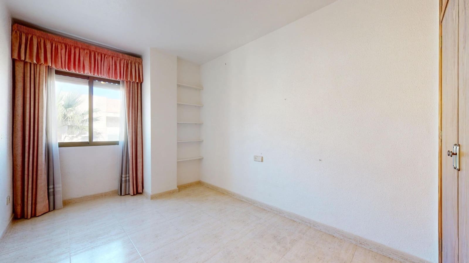 4 bedroom Flat for sale in Los Alcazares - € 149,900 (Ref: 9297256)