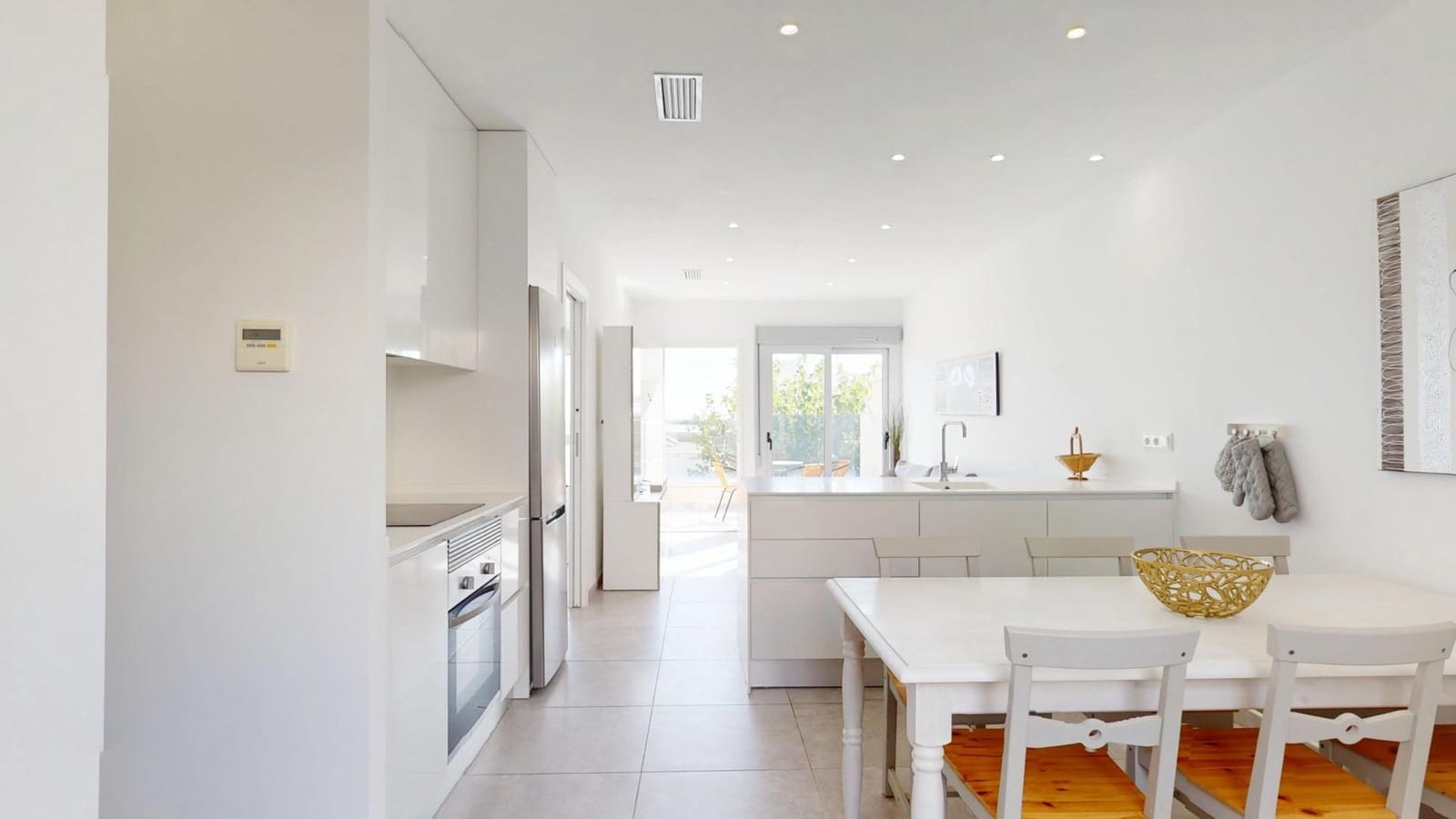 Ático de 2 habitaciones en Pilar de la Horadada en venta con piscina - 204.900 € (Ref: 9353638)