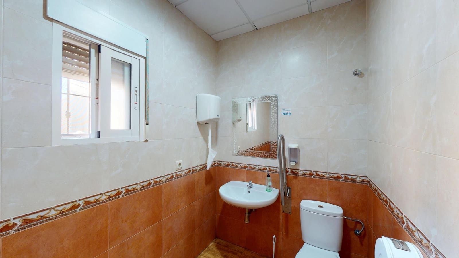 Erhverv til salg i Fuente Alamo de Murcia - € 165.000 (Ref: 9401084)