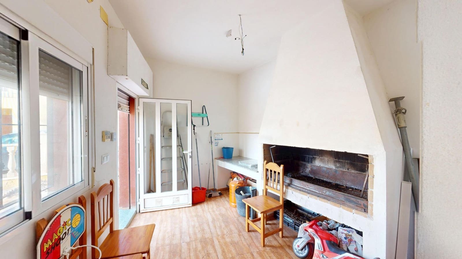 Local Comercial en Los Almagros en venta - 165.000 € (Ref: 9401084)