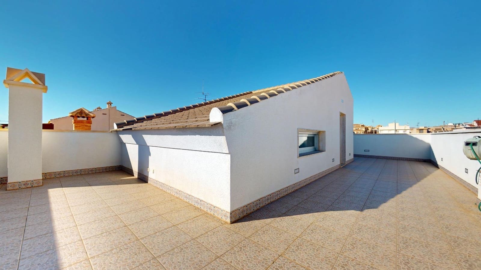 4 quarto Moradia para venda em Pilar de la Horadada com garagem - 325 000 € (Ref: 9431308)