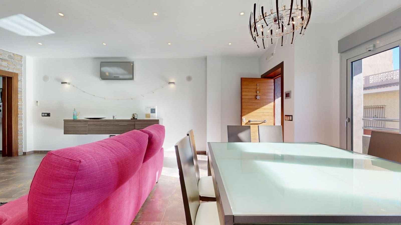 Chalet de 4 habitaciones en Pilar de la Horadada en venta con garaje - 325.000 € (Ref: 9431308)