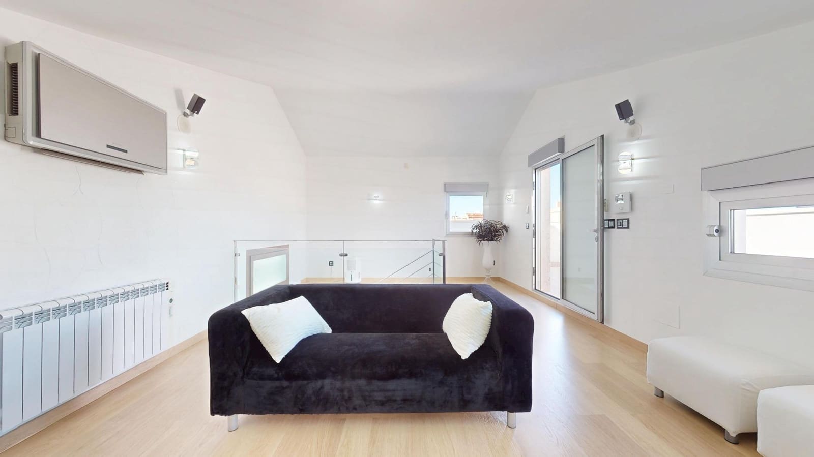 Chalet de 4 habitaciones en Pilar de la Horadada en venta con garaje - 325.000 € (Ref: 9431308)