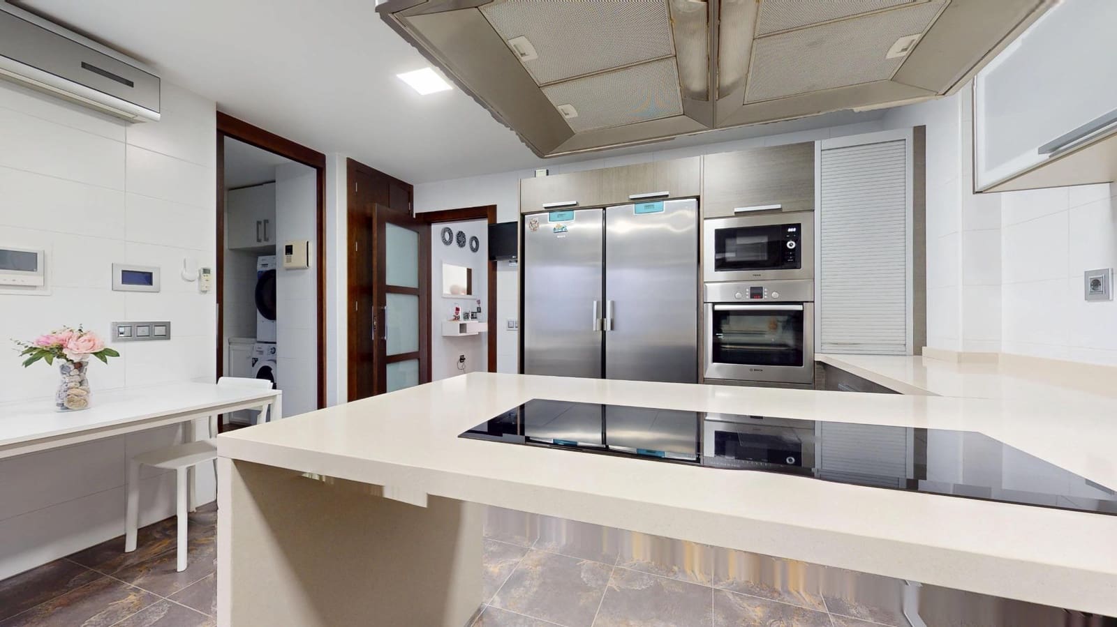 Chalet de 4 habitaciones en Pilar de la Horadada en venta con garaje - 325.000 € (Ref: 9431308)