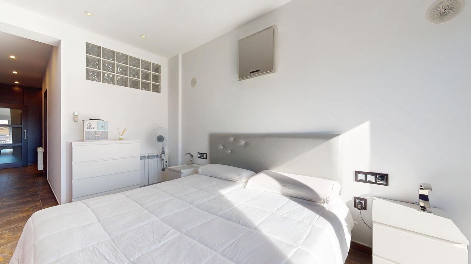 Chalet de 4 habitaciones en Pilar de la Horadada en venta con garaje - 325.000 € (Ref: 9431308)