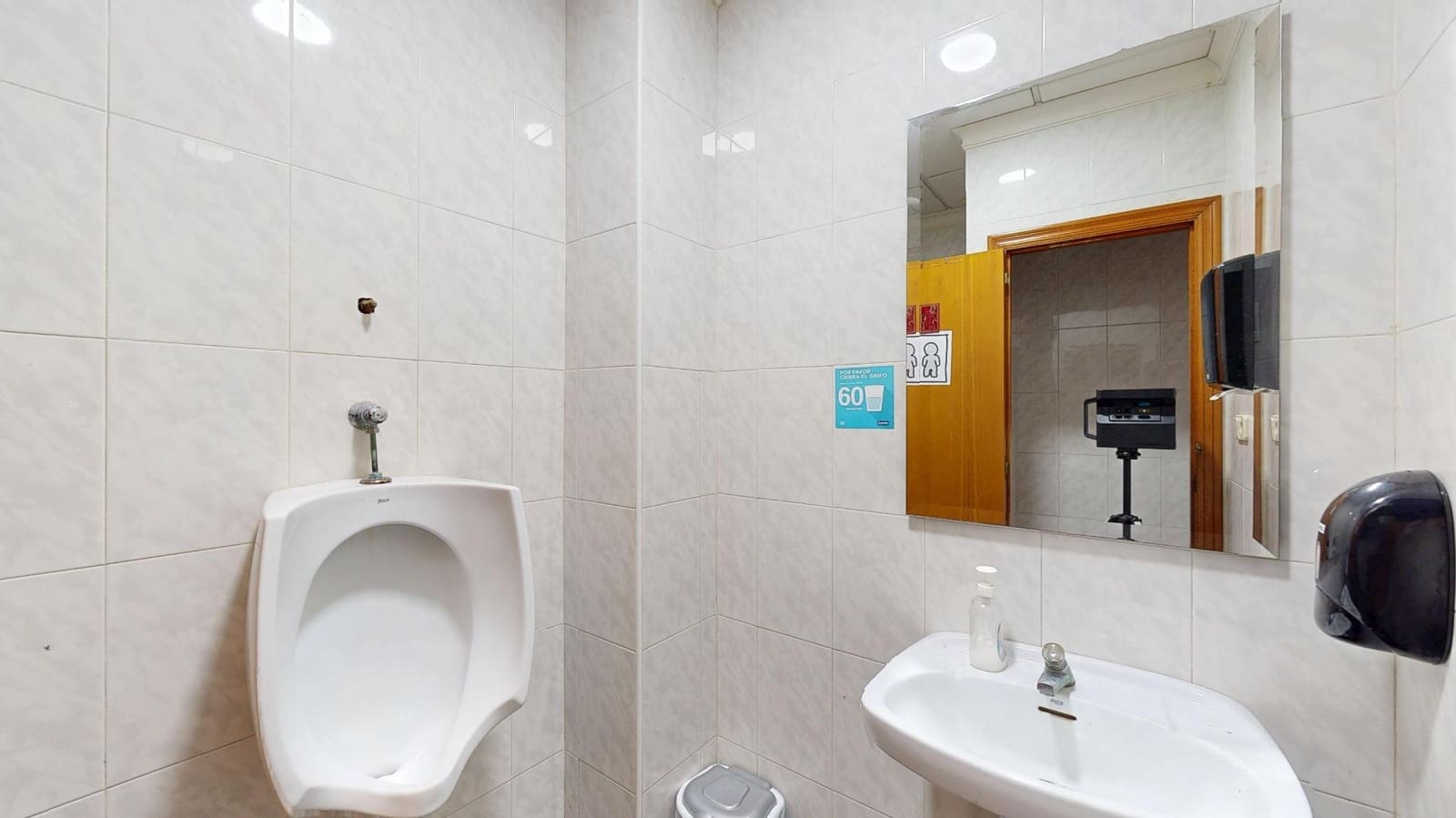 Commercieel te koop in Santiago de la Ribera - € 149.900 (Ref: 9449206)