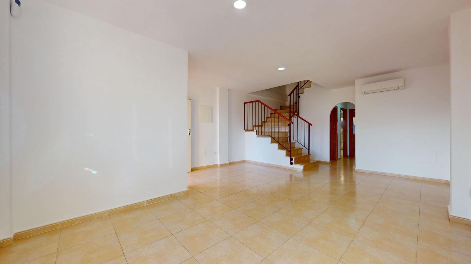 3 sypialnia Dom na sprzedaż w Los Alcazares z basenem garażem - 219 900 € (Ref: 9476118)