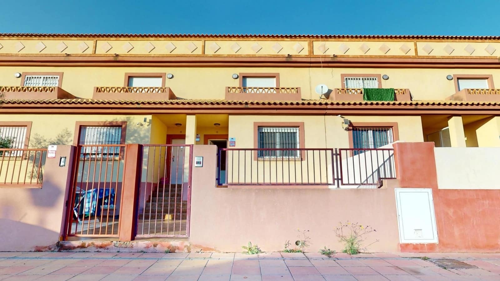 3 sypialnia Dom na sprzedaż w Los Alcazares z basenem garażem - 219 900 € (Ref: 9476118)