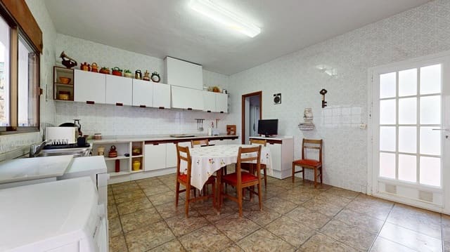 5 bedroom Townhouse for sale in Pilar de la Horadada - € 184,900 (Ref: 9476119)