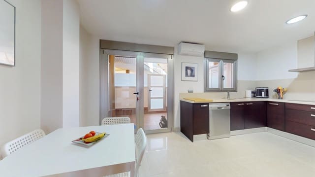 4 chambre Villa/Maison Mitoyenne à vendre à Pilar de la Horadada avec piscine garage - 299 000 € (Ref: 9543660)