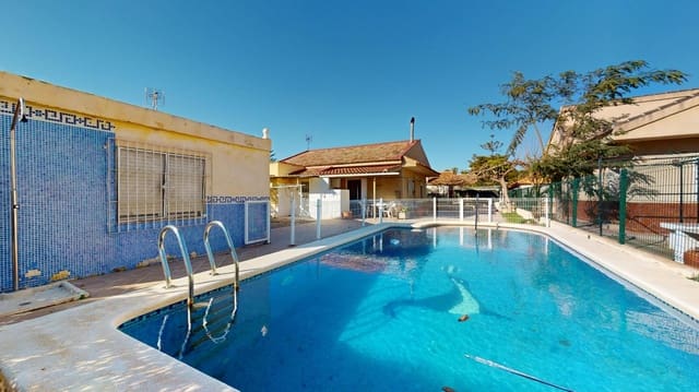 5 bedroom Villa for sale in Los Alcázares with pool - € 229,000 (Ref: 9555862)
