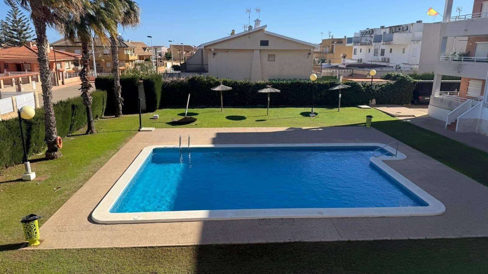 Piso de 2 habitaciones en Los Nietos en venta con piscina - 106.500 € (Ref: 9627576)