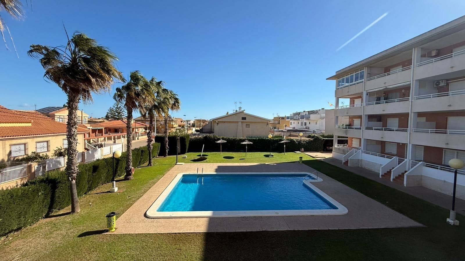 Piso de 2 habitaciones en Los Nietos en venta con piscina - 106.500 € (Ref: 9627576)