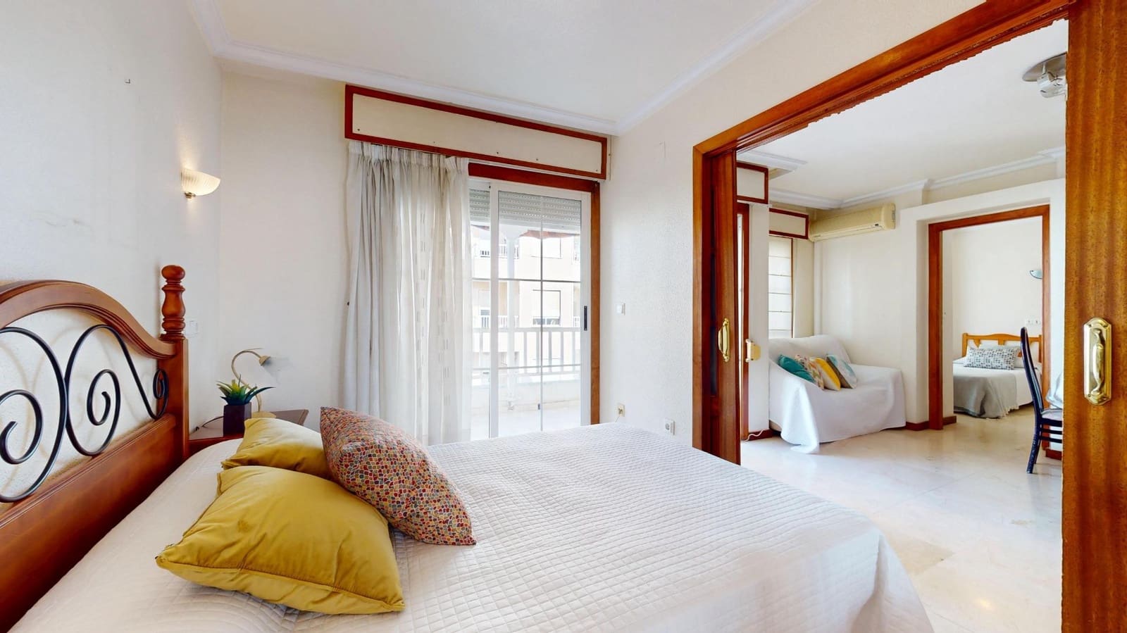 2 bedroom Apartment for sale in Torrevieja - € 137,900 (Ref: 9627577)